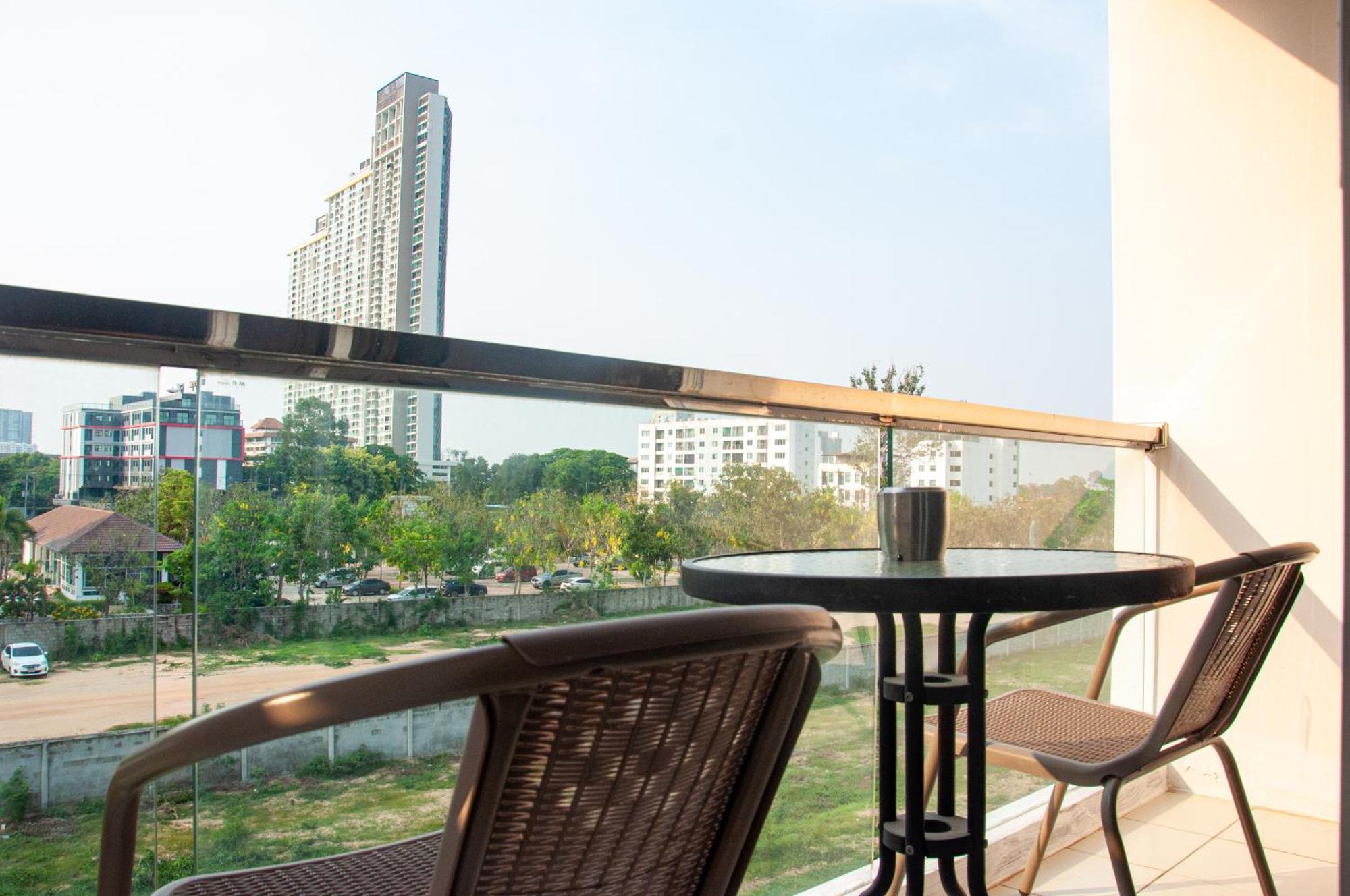 Ht9 Hotel Jomtien Beach Exterior foto