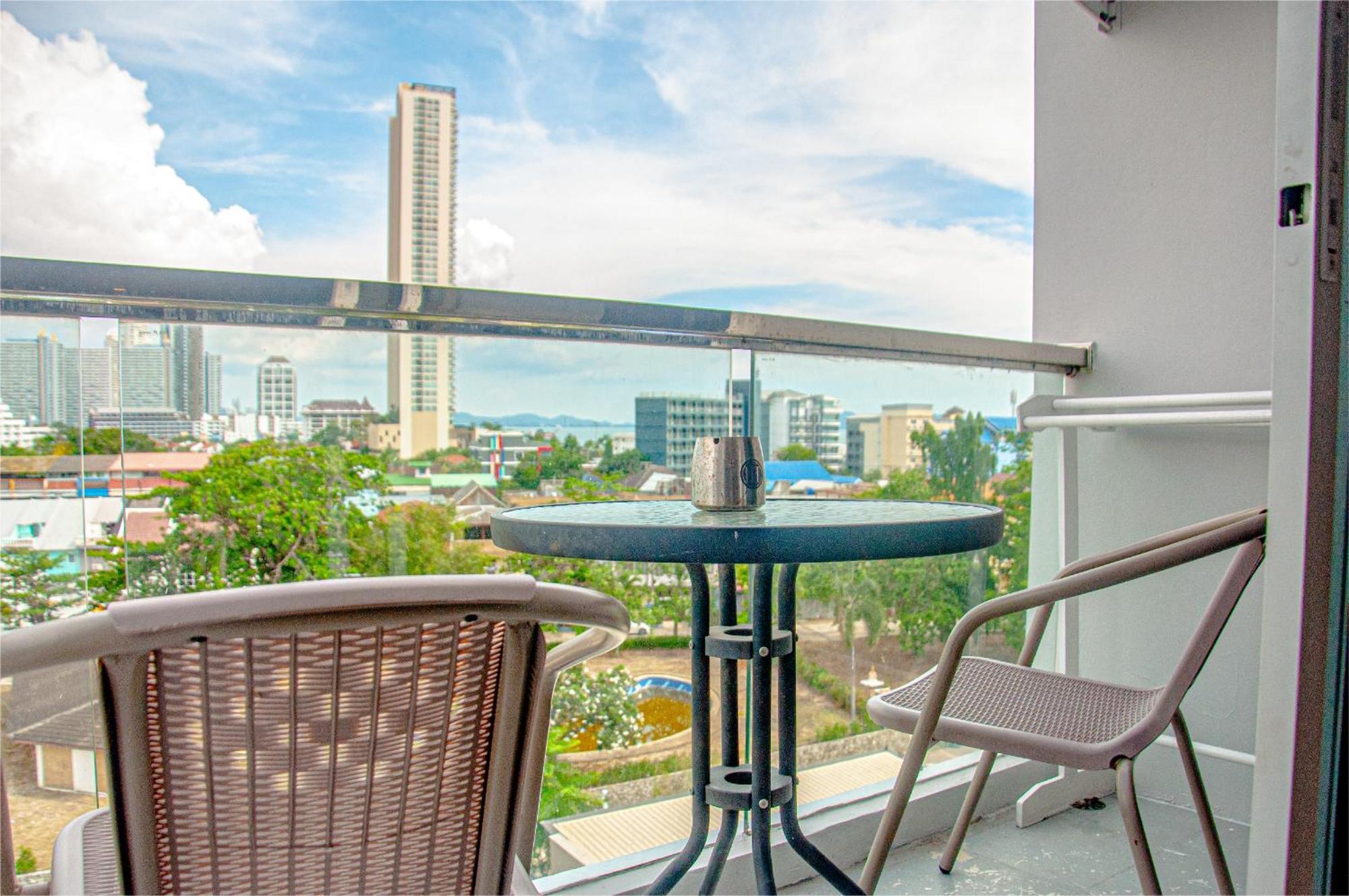Ht9 Hotel Jomtien Beach Exterior foto